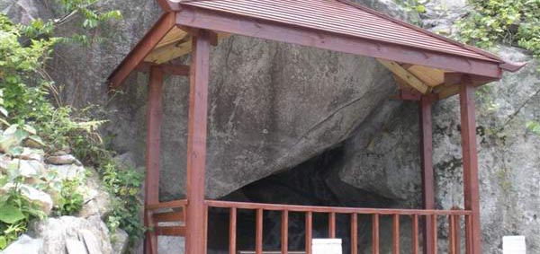 驻马店柳桉木避雨小木亭